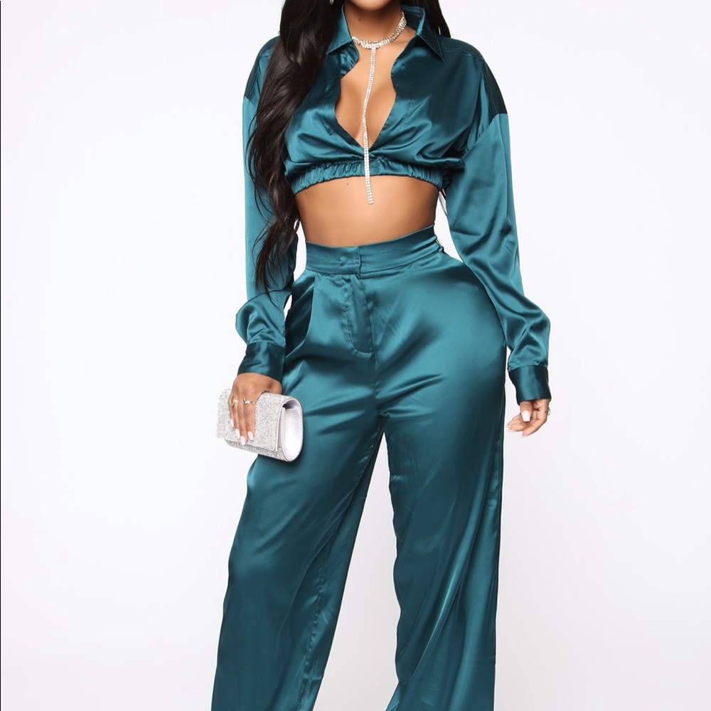 Fashion nova Just my type Emerald satin set